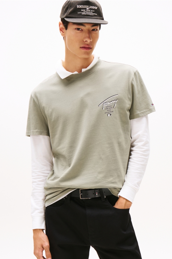 TJM REG SIGN CITY TEE EXT DM0DM22120 M1L Utility Sage
